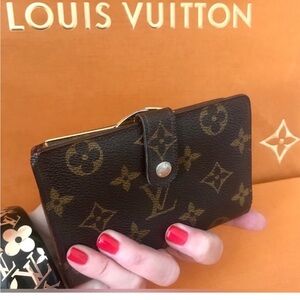 Louis Vuitton Vintage Monogram Kiss Lock Wallet